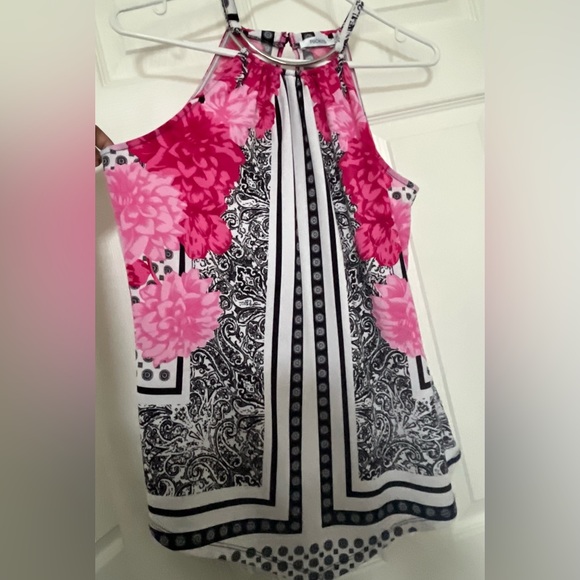 Ricki’s Floral top - Picture 3 of 6